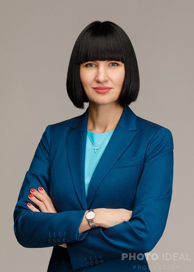 Классический женский портрет для CV, фото 1