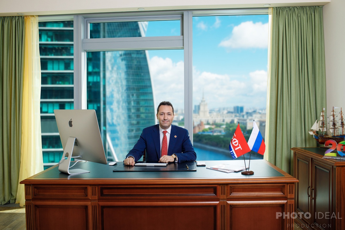 Фотосессия для топ-менеджеров компании в офисе в Москва-Сити и на улице, фото 3